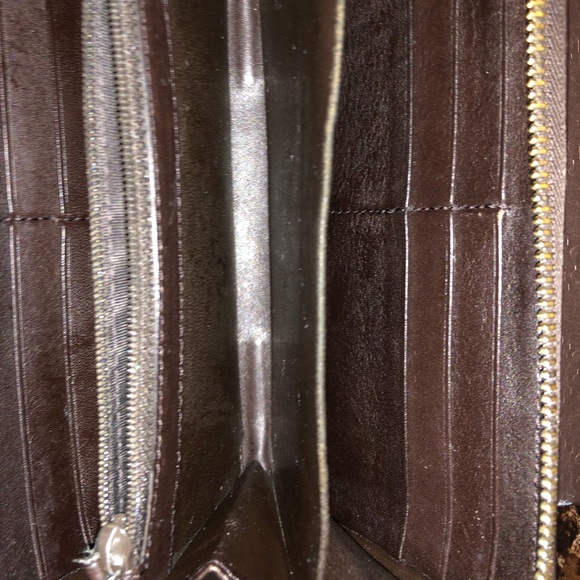 Classic Gucci Wallet - Picture 5 of 7